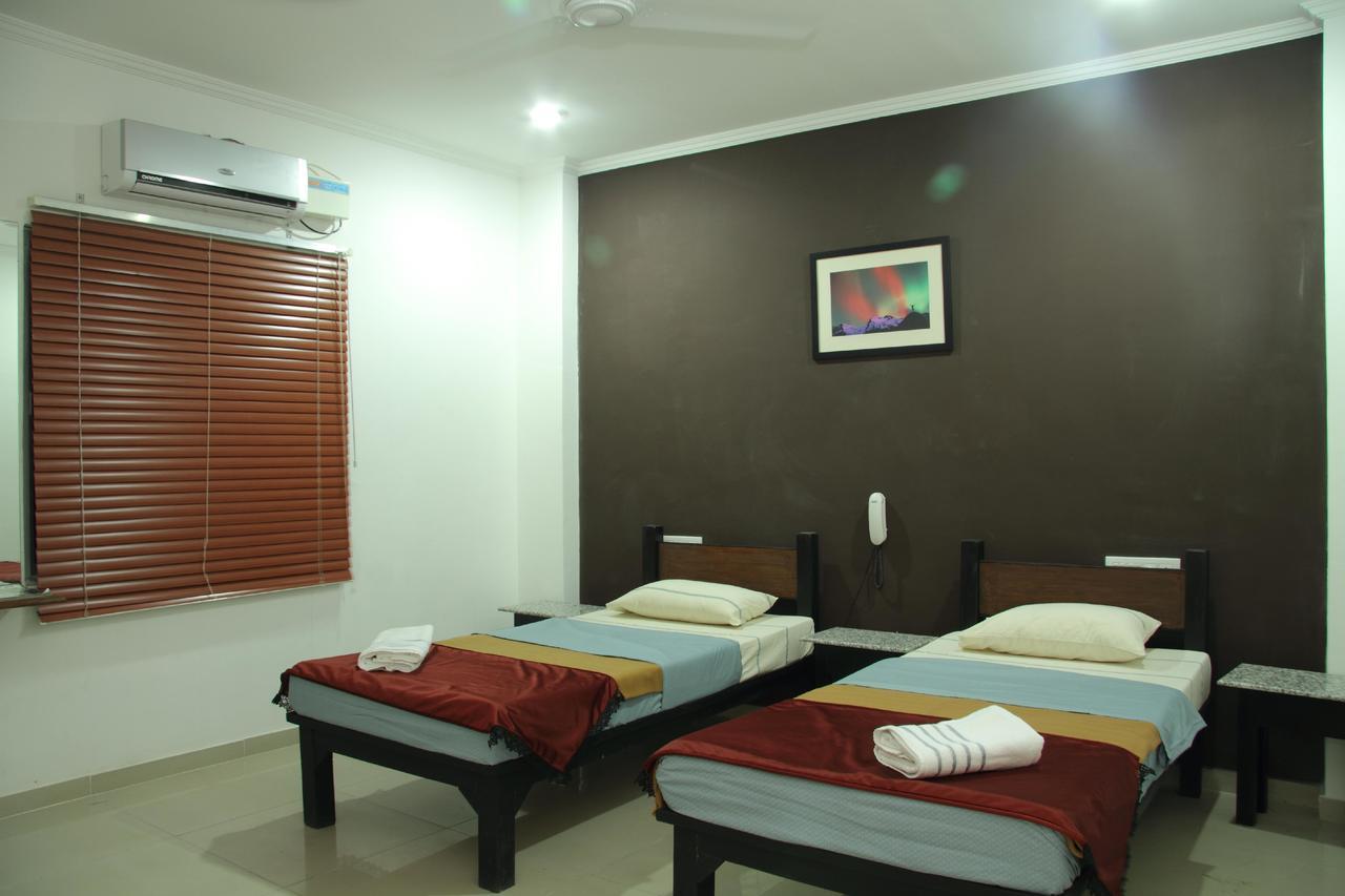 Deccan Comforts Hyderabad Exterior photo
